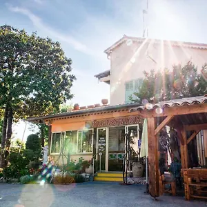 https://riviera-azur-antibes-a-300m-de-la-mer-et-du-marineland.fr-provencehotel.com